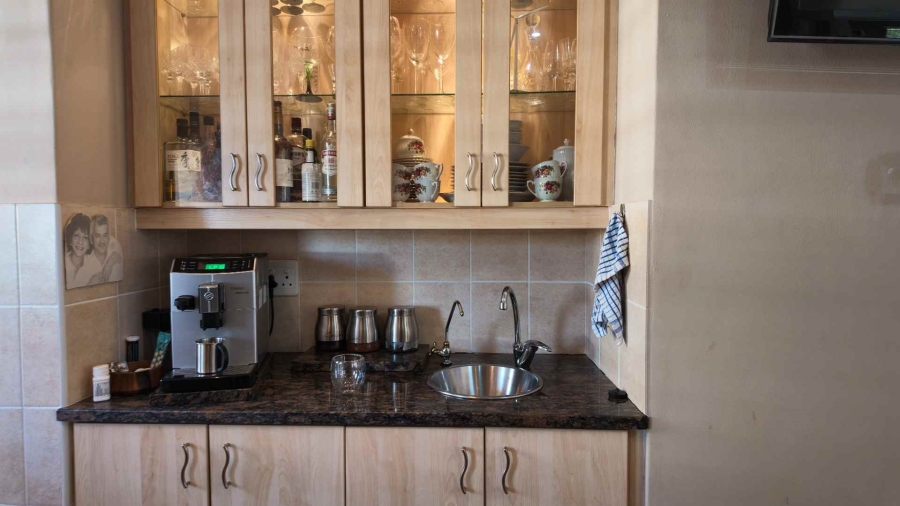 To Let 2 Bedroom Property for Rent in Oostersee Western Cape